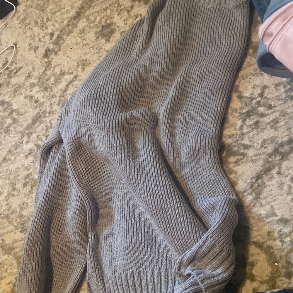 American Eagle Outfitters Gray Crew Neck Sweater